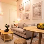 Superb Flat In Champs Elysees 公寓