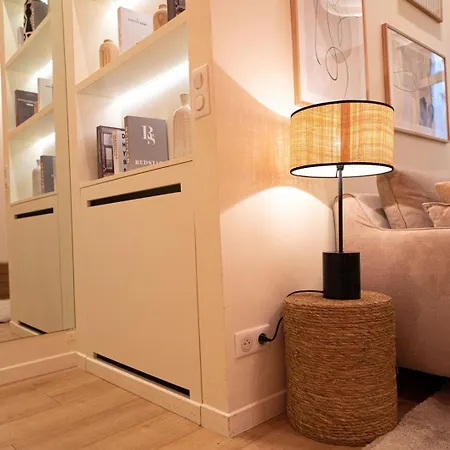 Appartement Superb Flat In Champs Elysees Parijs