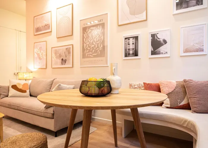 Superb Flat In Champs Elysees * Párizs