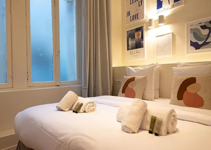 Superb Flat In Champs Elysees شقة باريس