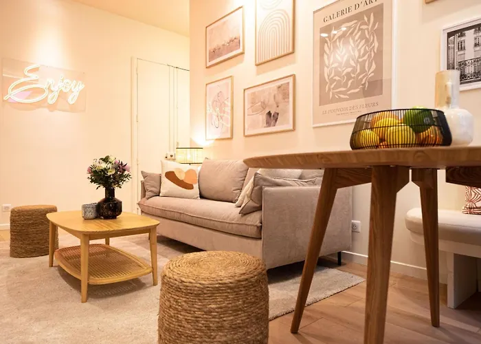 Superb Flat In Champs Elysees 巴黎