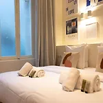 Superb Flat In Champs Elysees 아파트 파리